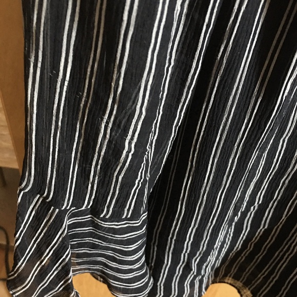 Anne Klein silk shirt. - Picture 4 of 4